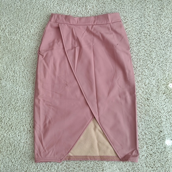 🆕 🌹Pink Petal Vegan Leather Wrap Midi Skirt🌹 - Picture 4 of 5